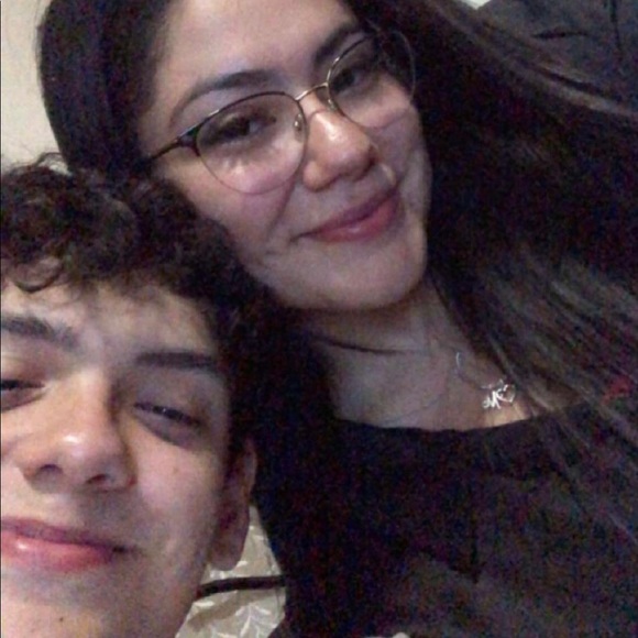 Meet your Posher, Marcela - Picture 2 of 3